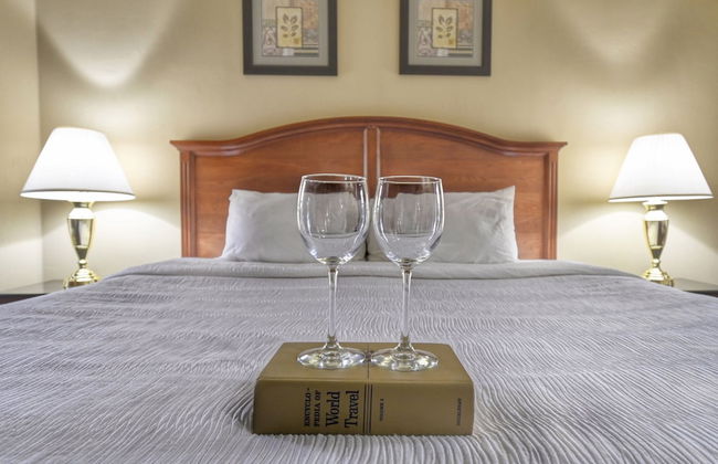 Four Seasons Island Resort - Photo 28