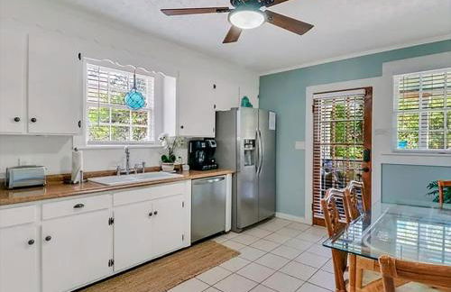 Picturesque Bungalow in Savannah - Foto 23