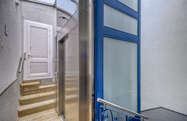 Centrally Heated Apt. in Roses - Photo 24