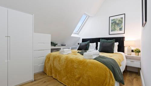 Beautiful Home, Free Parking For Large Groups Sleeps 10 Book Now! - Foto 3, wardrobe
