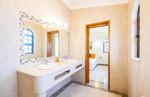 Villa Molucas - Moradia encantadora com piscina aquecível e BBQ - Albufeira - Foto 34