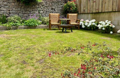 House in the heart of Pembroke - Photo 3