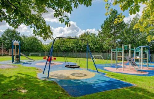 'Station House' Cosy Renovated Family-Friendly Home in Runcorn, Cheshire - Train Station Liverpool Chester Links, Brindley Theatre - Foto 16