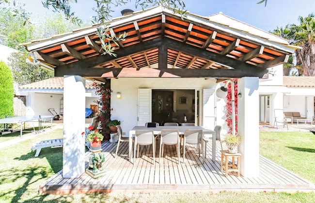 Just 10 Minutes From Sitges, House With Private Garden and Pool- - Foto 48