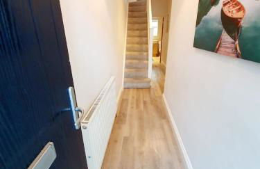 Beautiful 3 Bedroom House at the Sea Front - Amazing Location - Foto 2