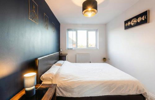 Family-Friendly 4-Bedroom House in Moston with Parking and Garden - Foto 9