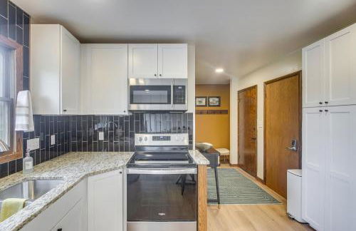 Updated Plymouth Home about 5 Mi to Road America! - Foto 9