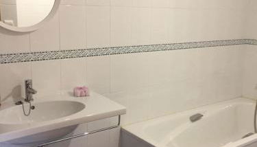 Precioso adosado a 5 minutos de la playa de Miño - Foto 3