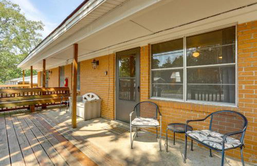 Walk to Greers Ferry Lake! Home with Dock Access - Foto 18