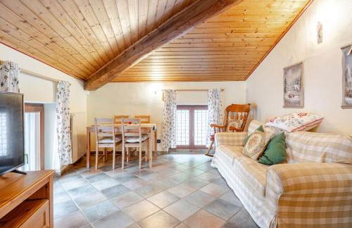 8 Posti letto con Wifi Free, Netflix vicino al Lago di tenno - Foto 4