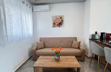 CARISSA SUITES a - Photo 7