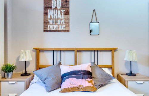 Spacious 4 Bedroom Apartment Fira BCN & Camp Nou - Foto 10