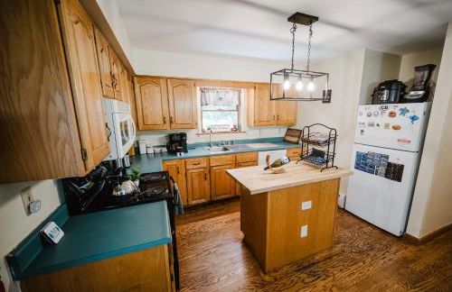 Spacious Country Home, Hot Tub, Fire Pit, Deck - Foto 13