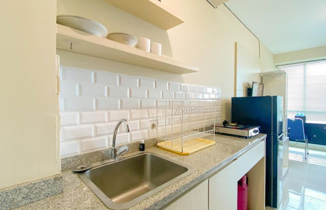 Homey And Best Place Studio Tifolia Apartment - Photo 6