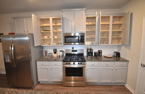 Stay in a brand new townhome in Winder! - Foto 11