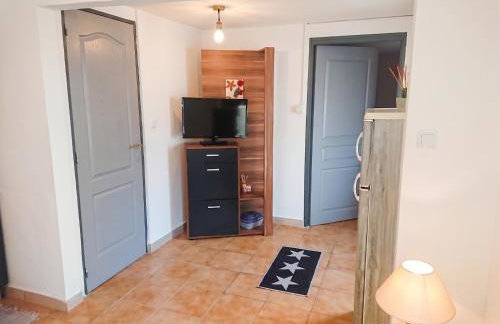 Appartement accueillant à Penne-d'Agenais - 32 m² - Terrasse - Foto 6