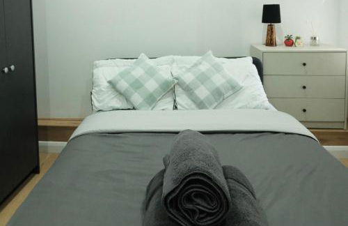 Amanah Properties - Stylish Retreat for Friends & Families Zone 1 Sleeps 5 - Foto 23