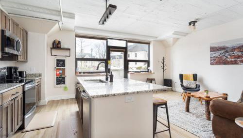 Red Drive at the Elegant Grand Traverse Commons - Foto 4