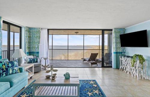 Stunning Waterfront Residence with Panoramic Water Views - Foto 1