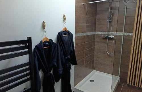 Évasion romantique avec jacuzzi intérieur - Foto 7