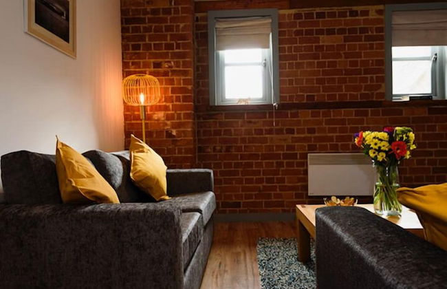 Karah Suites - Gloucester Docks - Photo 14