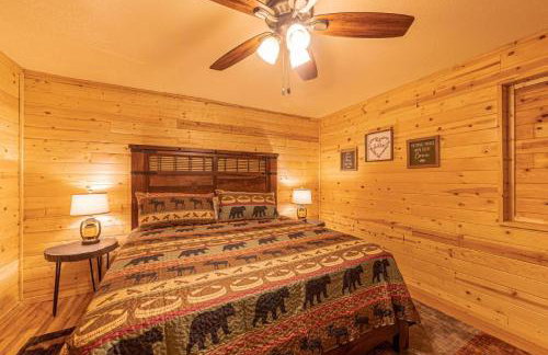 Cabin #6 Bobcat Bunkhouse - Pet Friendly - King Bed - Sleeps 4 - Photo 13