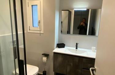 RETREAT VILLA BY THE SEA WITH POOL IN PORTO HELI - Foto 28