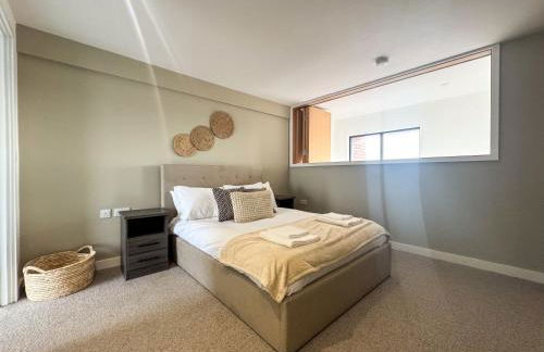 3BDR Penthouse By Torr Property Group Short Lets & Serviced Accommodation With Private Rooftop Garden Manchester - Foto 13