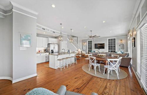 Huge beach house with great views, steps from sand - Foto 18