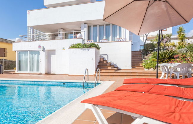 Spacious Holiday Villa With Private Swimming Pool and Various Terraces in Blanes - Photo 27