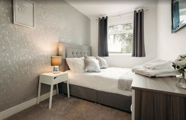 St Georges Court Yard - Photo 6