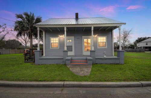 Charming Coastal Retreat in Bay St Louis home - Photo 8