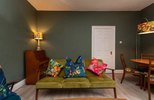 Peaceful Home from Home - Spacious 3 Bedroom House Accommodating 7 - Ideal for Families and Workers - Foto 9