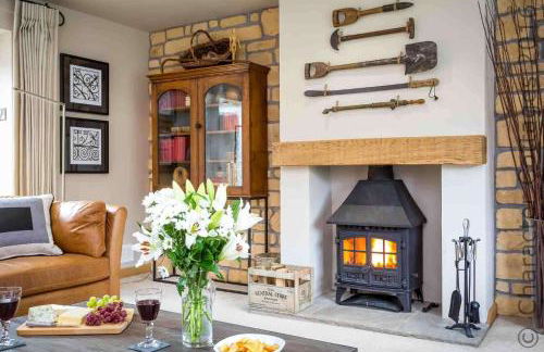 Honeysuckle Cottage Middle Tysoe - Photo 4