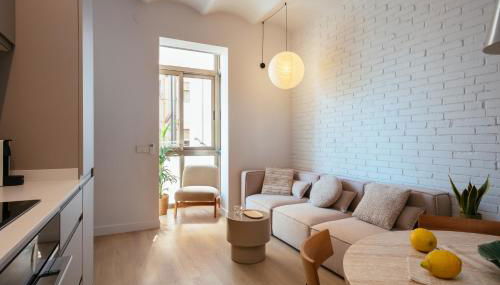 Newly Renovated Stylish Eixample - Great Location - Photo 5