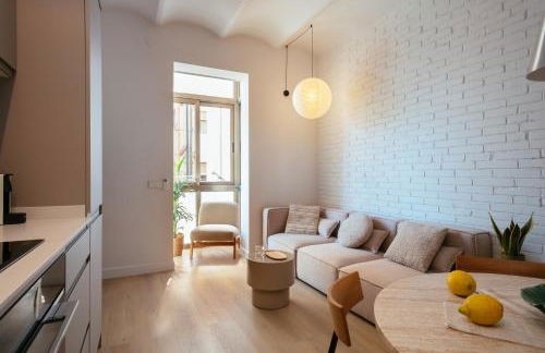 Newly Renovated Stylish Eixample - Great Location - Photo 5