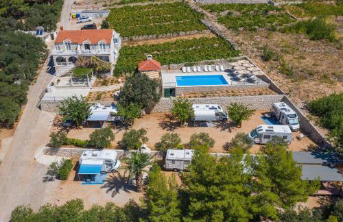 Beachfront Apartments Vala with a swimming pool - Photo 21