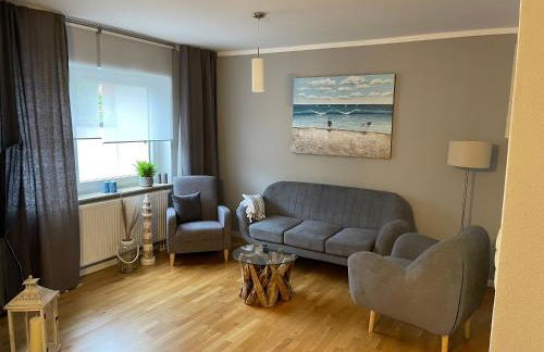 Family House - Photo 1