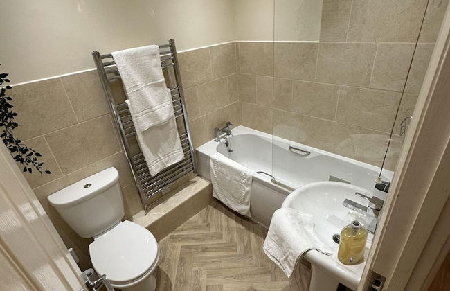 Charming 2-bed Apartment in Danbury, Essex - Foto 23