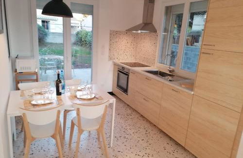 Villa climatisée, proche mer, 2 grands appartements indépendants, parking, wifi - Foto 8