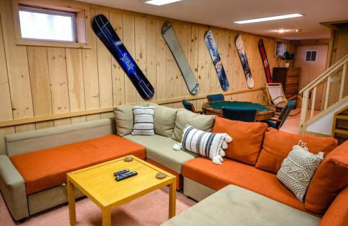 Wine Moose w Hot tub Fireplace Sauna 9min to Mt Snow - Foto 36