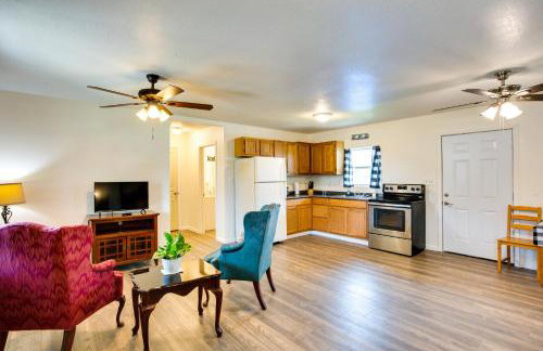 Thackerville Getaway with Porch - Near WinStar! - Foto 6