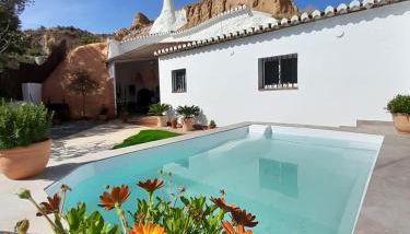 Cueva de la Higuera - Foto 1