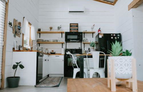 Hummingbird Haus - Hill country views on 20 acres with firepit - Photo 16