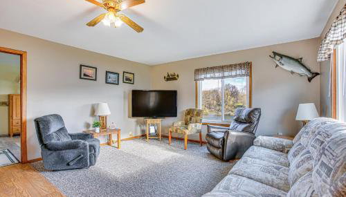 Michigan Manistee River Cabin about 1 Mi to Downtown - Foto 4