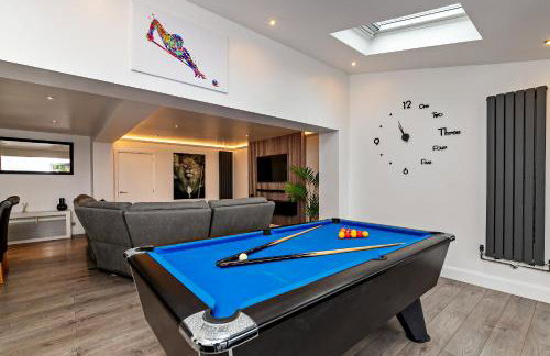 Contractors Dream~POOL TABLE~Close to Luton Airport~Three Double Bedrooms - Foto 24