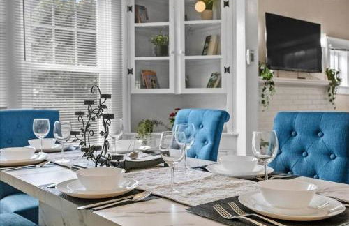 Entire Spacious Home Near DC - Photo 2