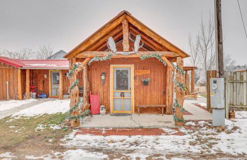 Glenvil Cabin with Gas Grill Steps to Dock and Pond! - Foto 24