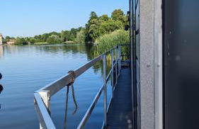 Waterview - Schwimmendes Ferienhaus auf dem Wasser mit Blick zur Havel, inkl Motorboot zur Nutzung - Foto 17