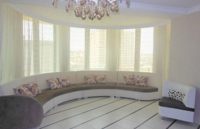 Great Triplex Villa - Photo 2